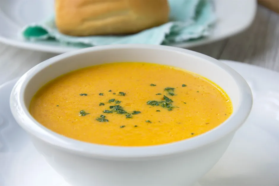 K&uuml;rbissuppe mit Kokosmilch