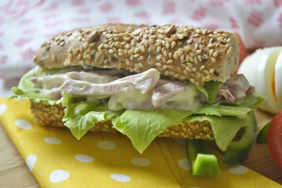 Fleischsalat - Weckerl