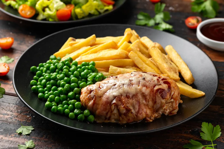 Hunters Chicken mit Erbsen & Pommes