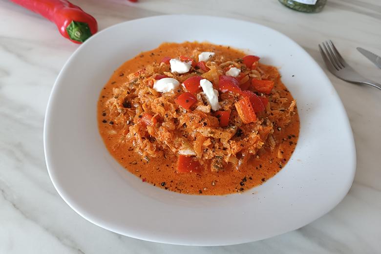 Schnelle Chinakohl-Paprika Pfanne