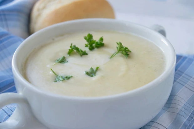 Selleriesuppe mit Salbei