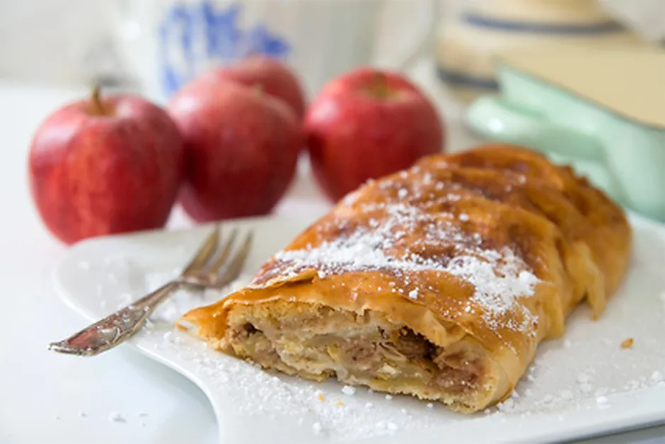 &Ouml;sterreichischer Apfelstrudel