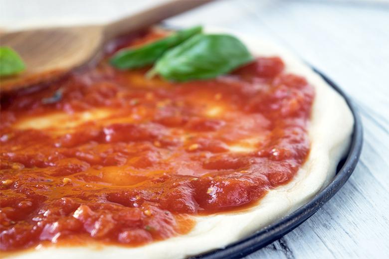 Tomatensauce für eine Pizza