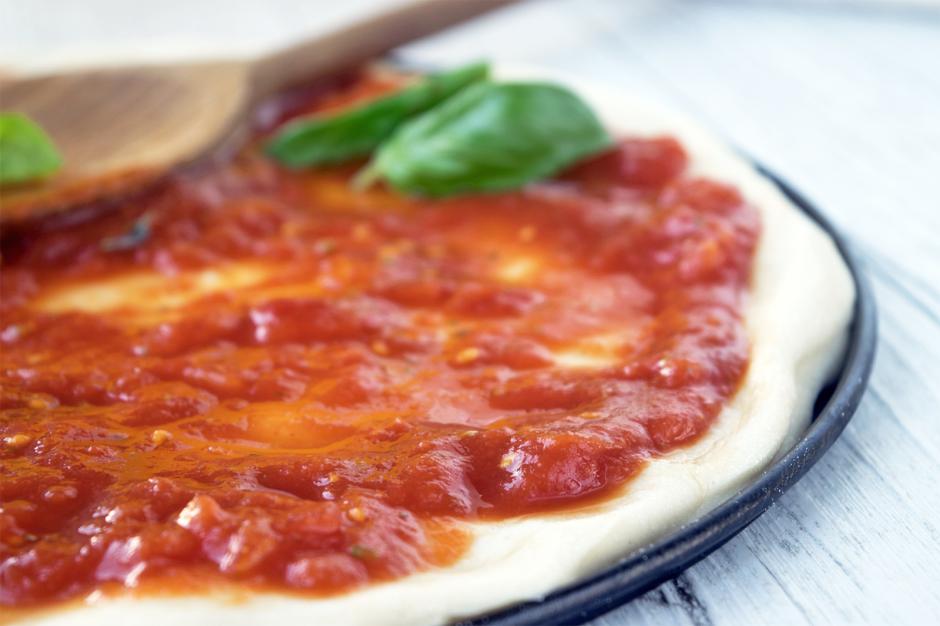Tomatensauce für eine Pizza