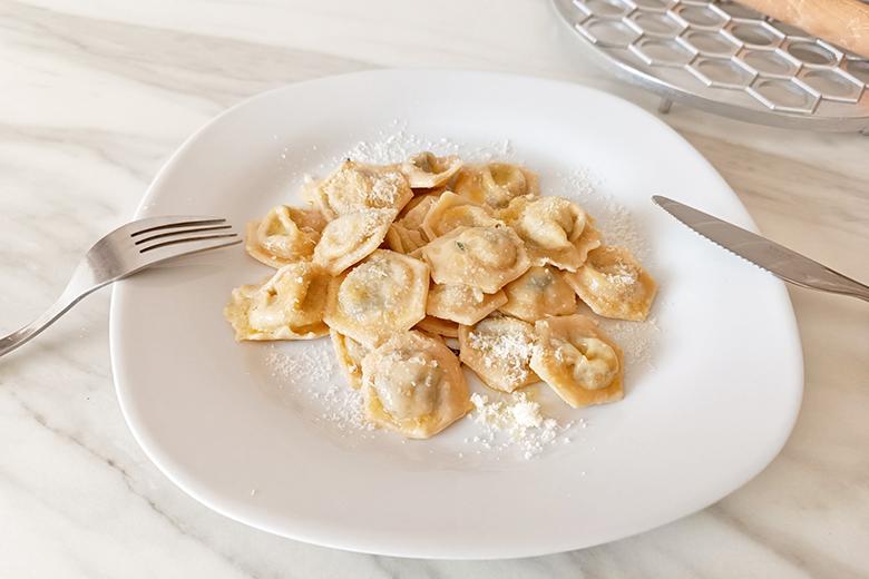 Ravioli mit Bärlauch-Frischkäse-Füllung