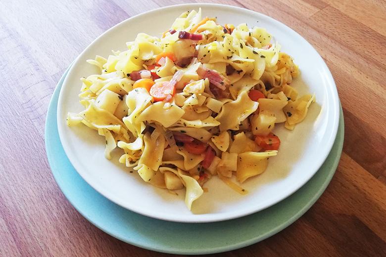 Nudelgericht mit Gemüse