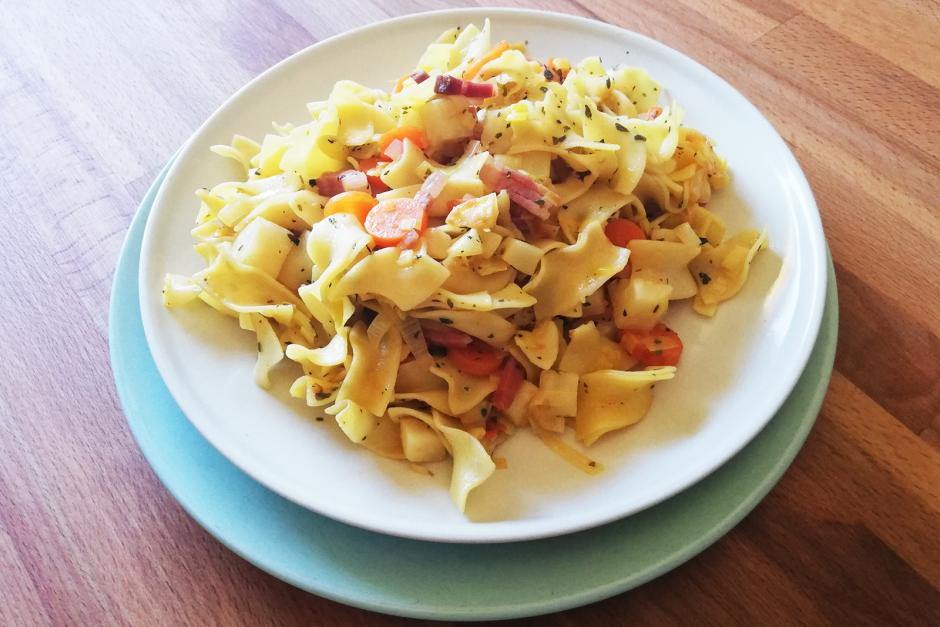 Nudelgericht mit Gemüse
