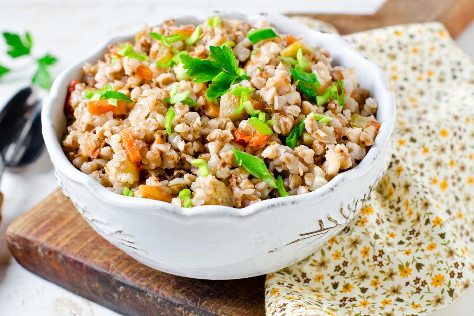 Geschmorter Buchweizen mit Zucchini