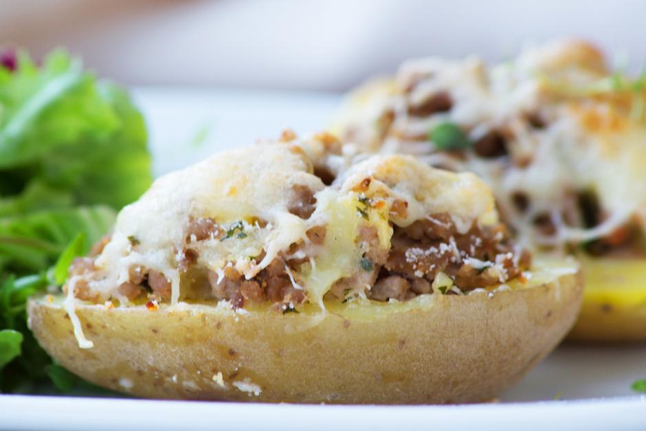 Gefüllte Kartoffeln mit Faschiertem