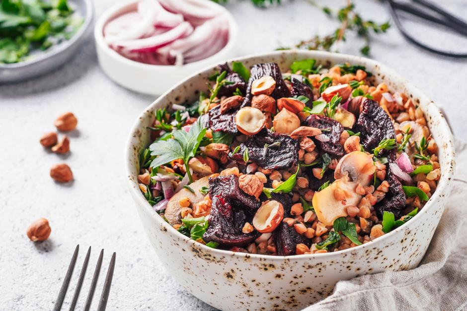 Warmer Buchweizensalat mit Roter Rübe