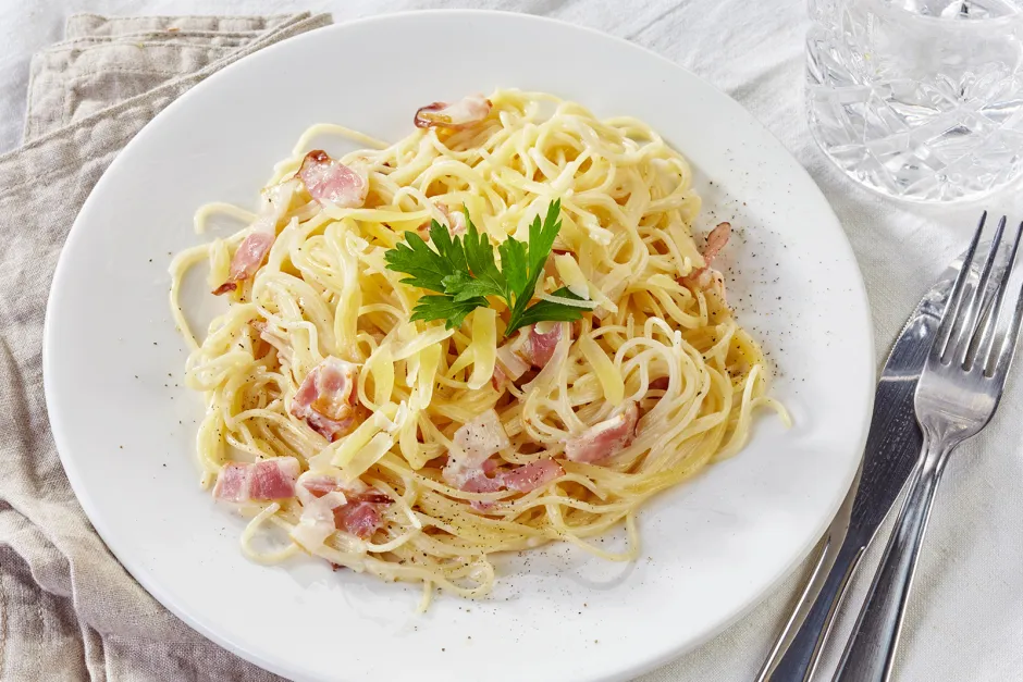 Spaghetti mit Schinkensauce