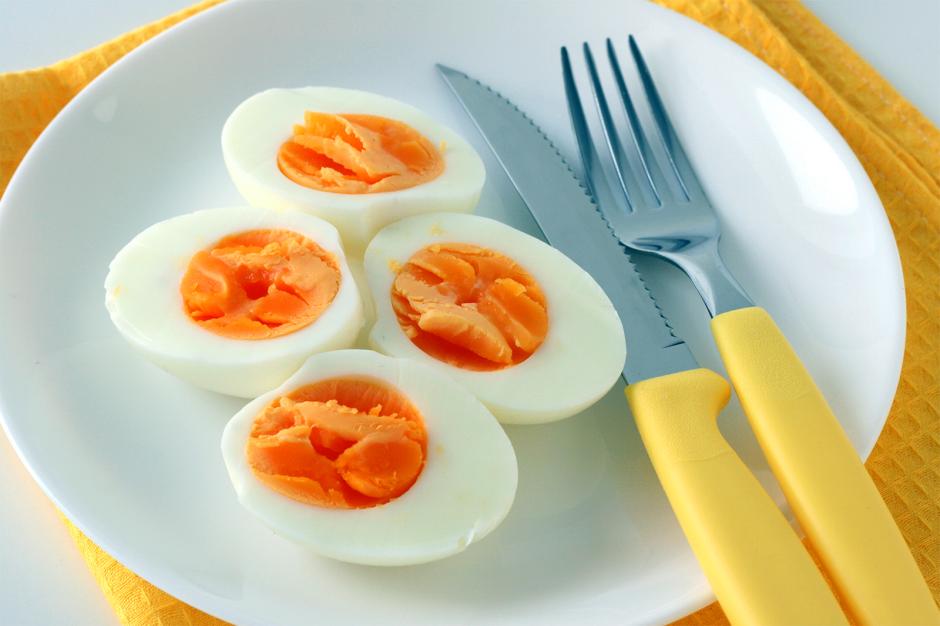 Hartgekochte Eier - Hartes Ei