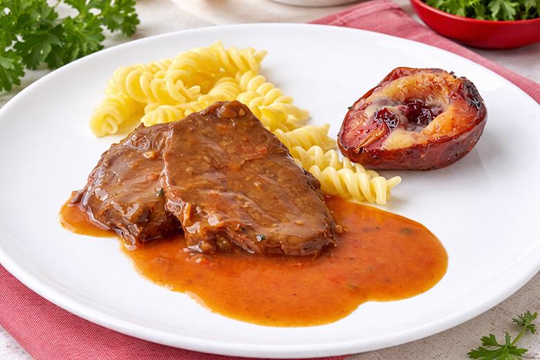 Rindsschnitzel in Rotweinsauce