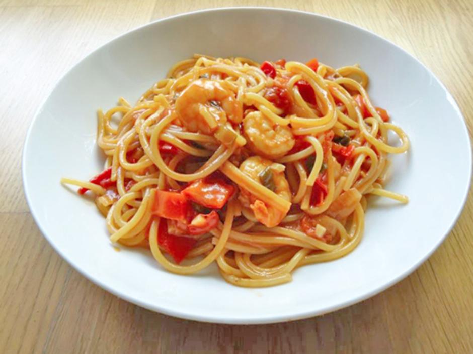 One Pot Pasta mit Garnelen