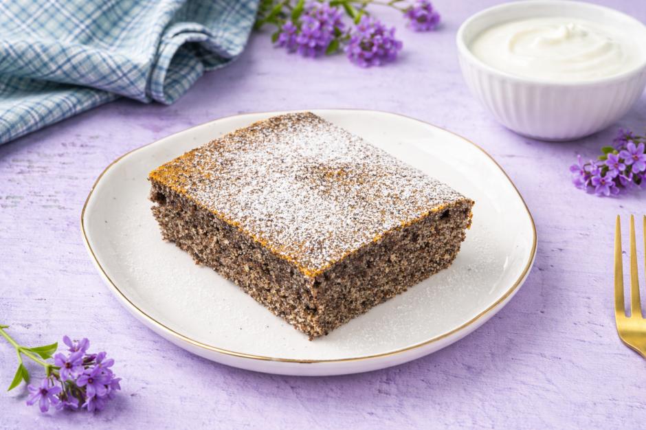 Mohnkuchen mit Joghurt