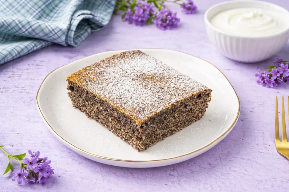 Mohnkuchen mit Joghurt
