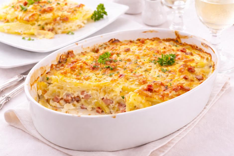 Kartoffelgratin mit Käse und Schinken