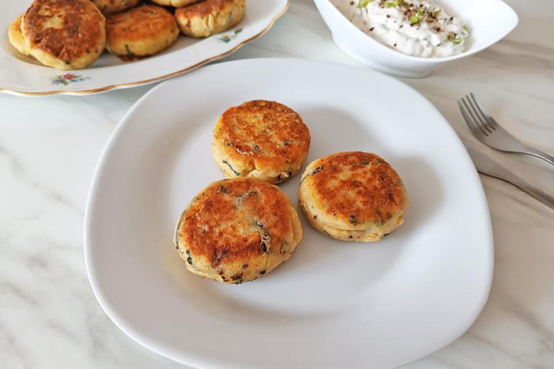 Kartoffel-Laibchen mit Bärlauchfülle