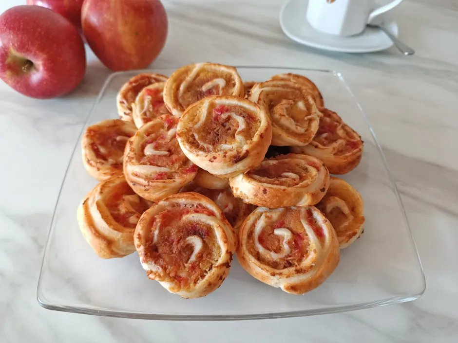 Apfelschnecken aus Bl&auml;tterteig