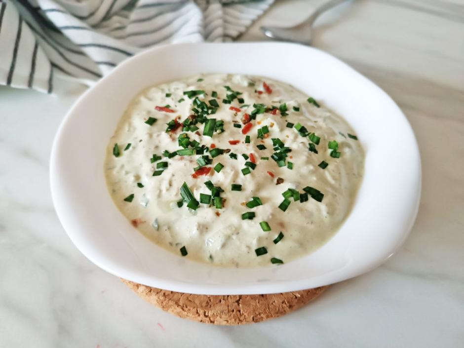Jungzwiebel-Sauerrahm Dip