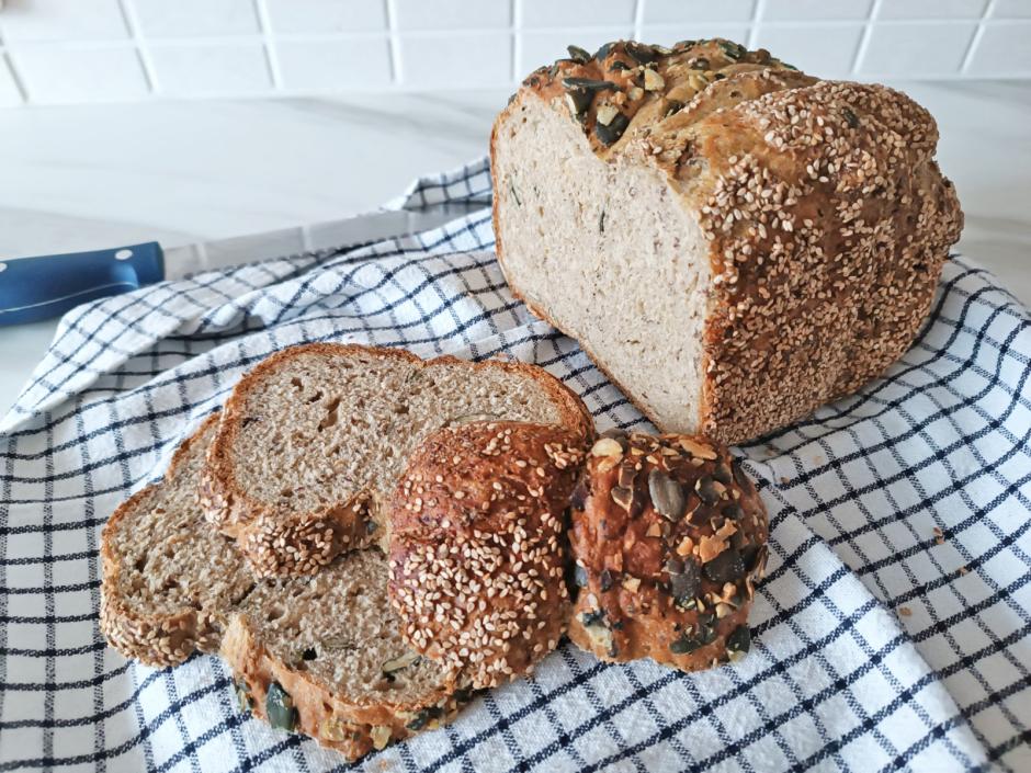 Topfen-Kornbrot aus dem Brotbackautomaten