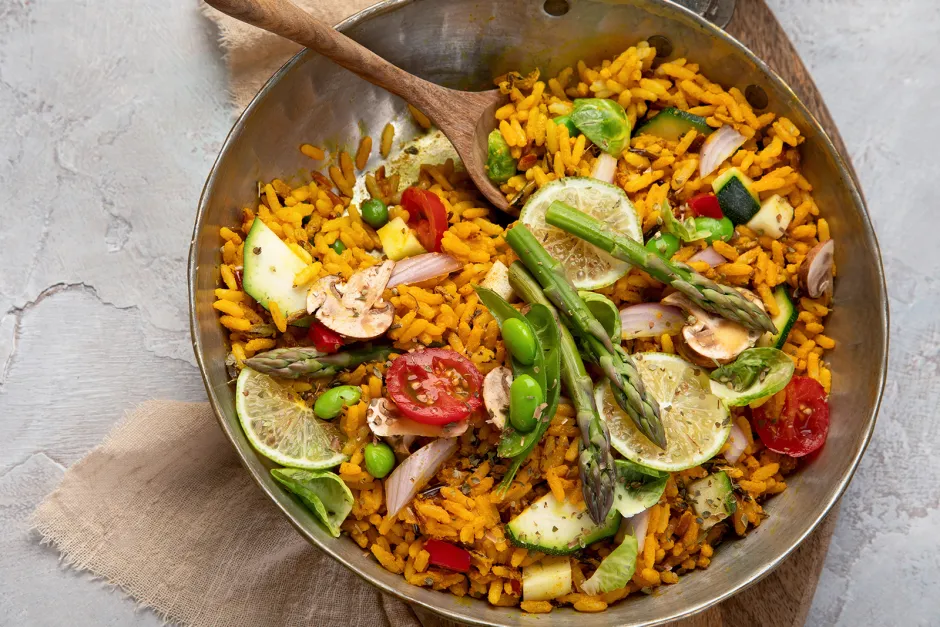 Vegane Paella mit Spargel