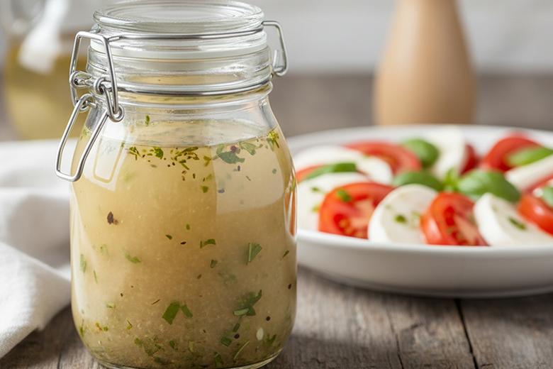 Dressing aus Mozzarella-Lake