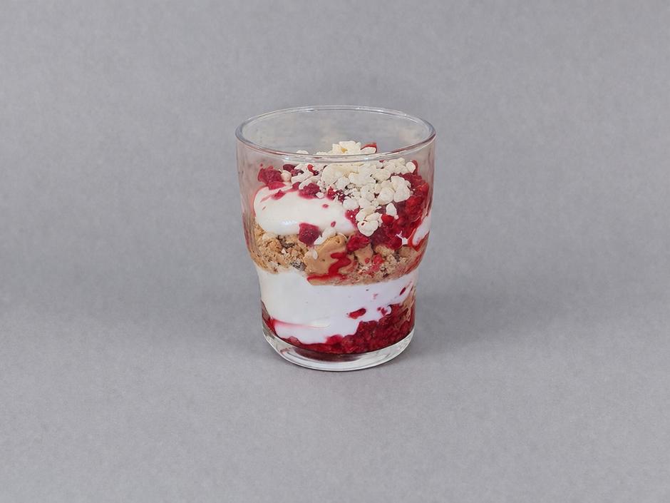 Himbeer-Topfen-Creme mit Butterkeks