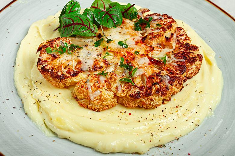 Überbackener Karfiol mit Kartoffelpüree