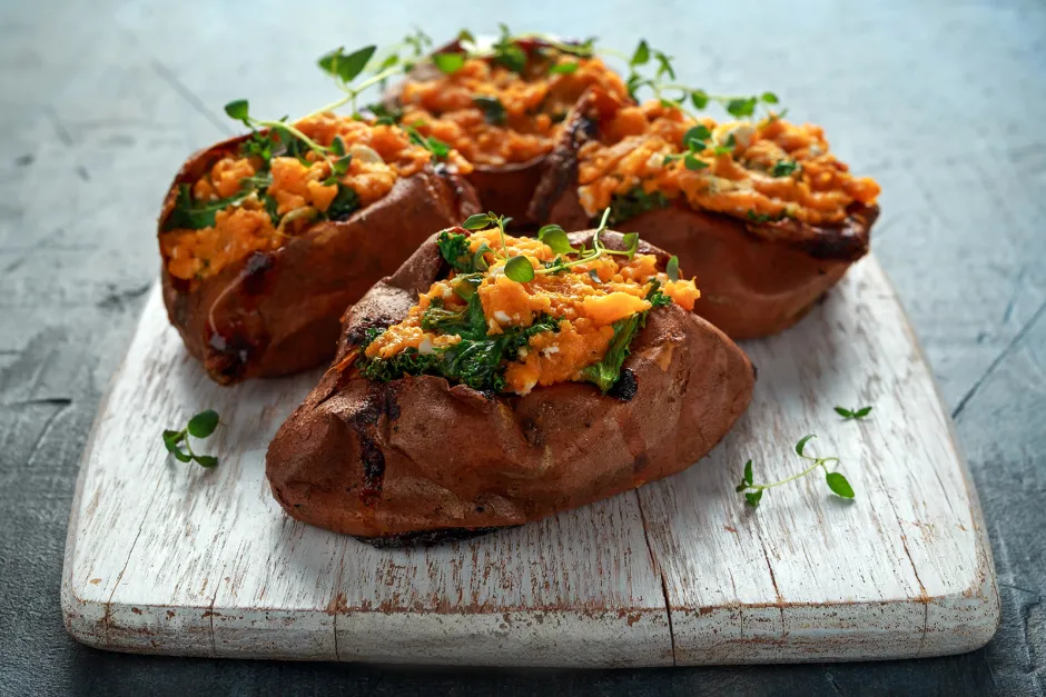 Gef&uuml;llte S&uuml;&szlig;kartoffeln mit Gr&uuml;nkohl