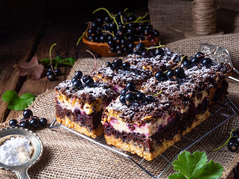 Ribisel Streuselkuchen mit Topfencreme
