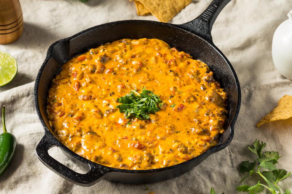 Warmer Chili-con-Queso Dip
