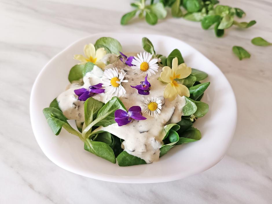 Vogerlsalat mit Kürbiskerndressing