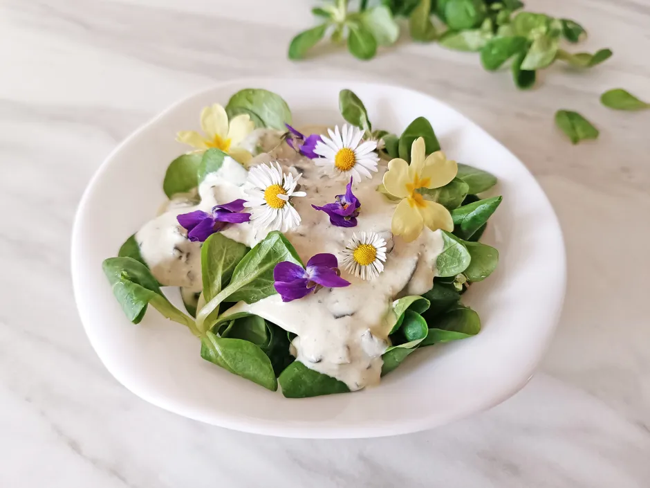 Vogerlsalat mit K&uuml;rbiskerndressing