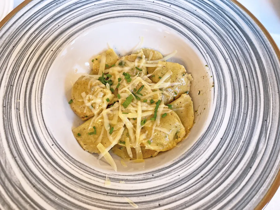 Ravioli in Salbeibutter