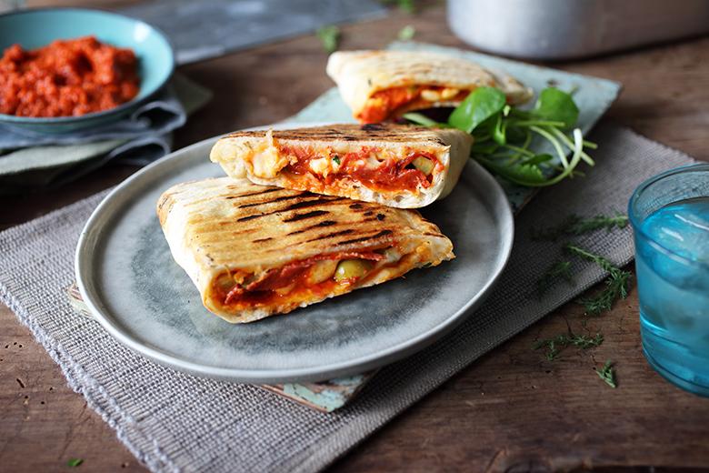 Gefüllte Pizza vom Grill Calzone Art