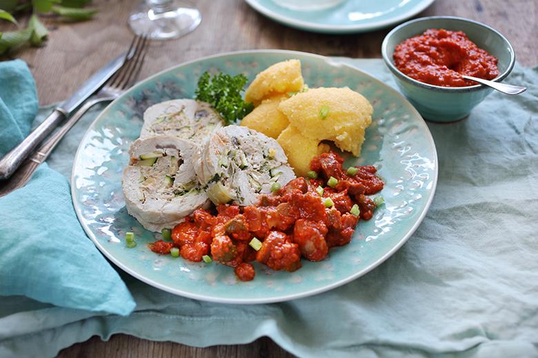 Putenbrust-Roulade Balkan-Style