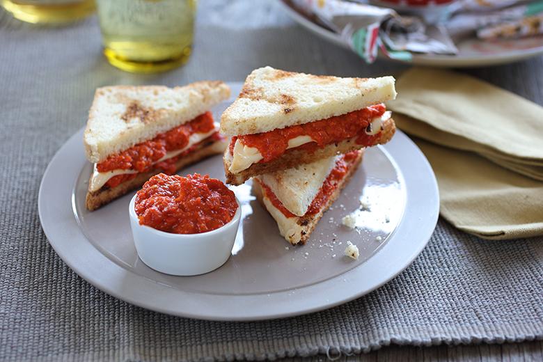 Warme Ajvar-Sandwiches