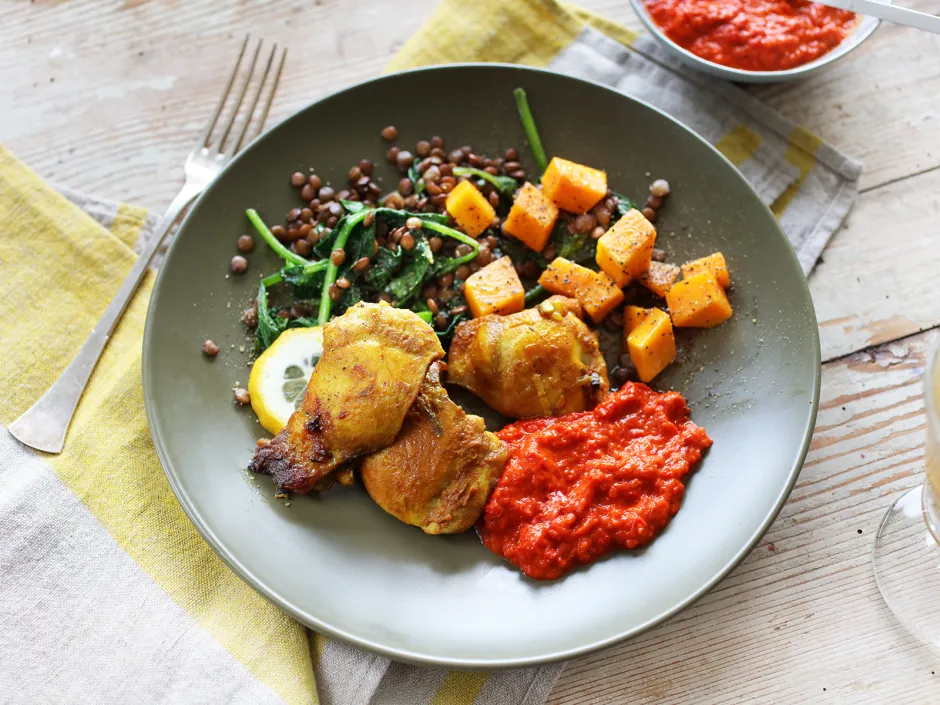Scharfes Hühnchen mit Kürbis und Ajvar