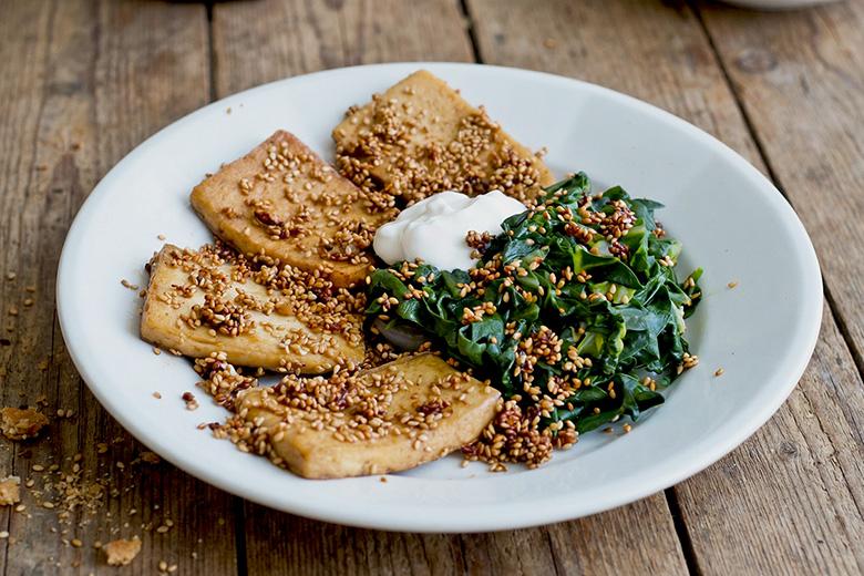 Tofu mit Spinat und Sesam