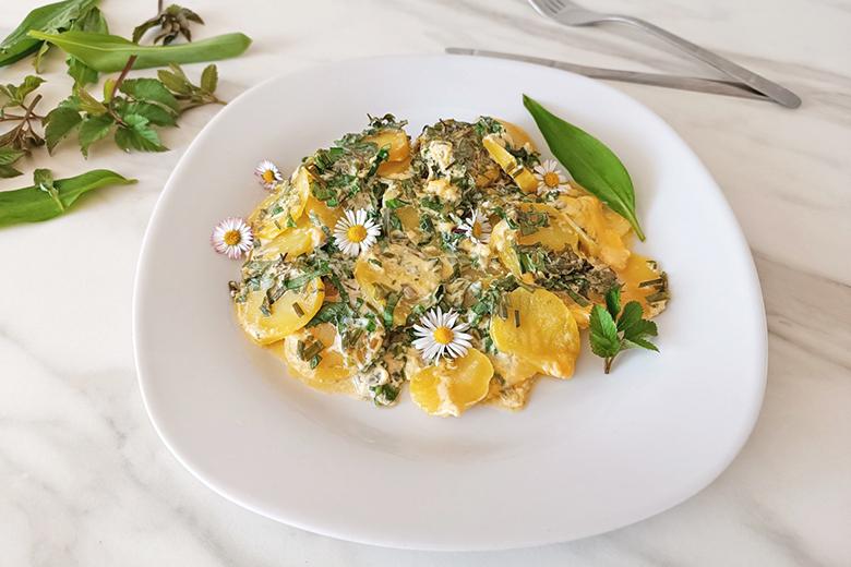 Wildkräuter-Erdäpfelauflauf