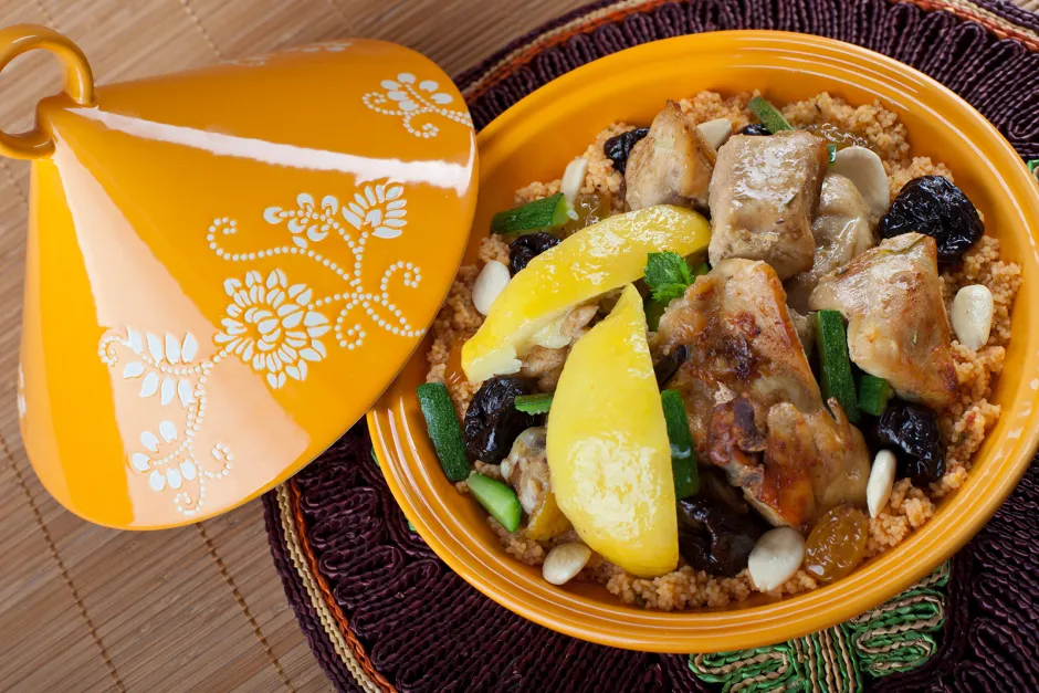 H&uuml;hner-Tajine mit Oliven