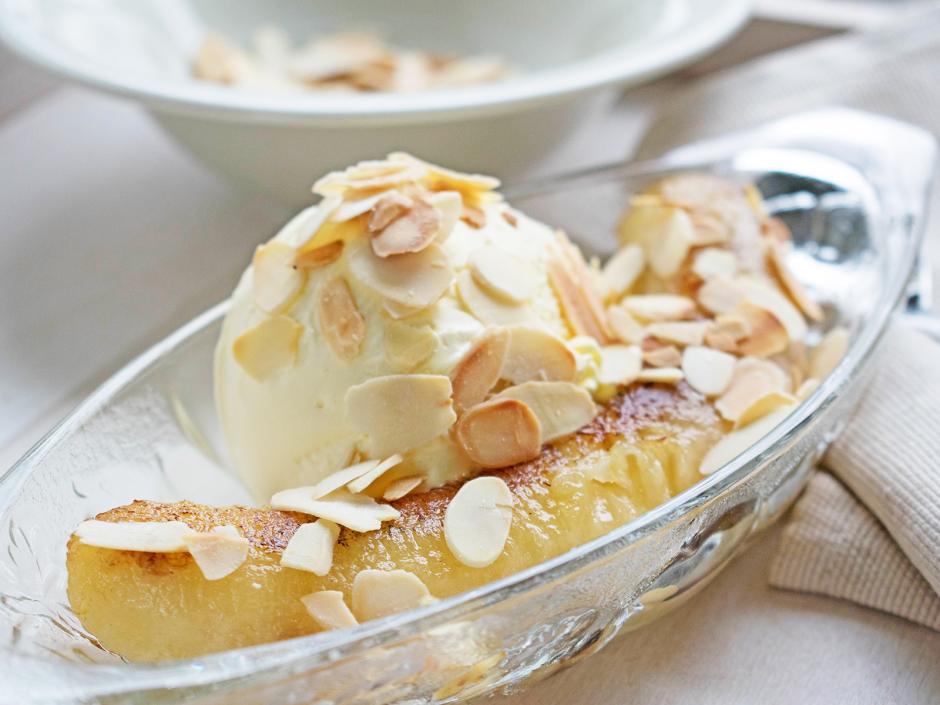 Bananengratin mit Vanilleeis