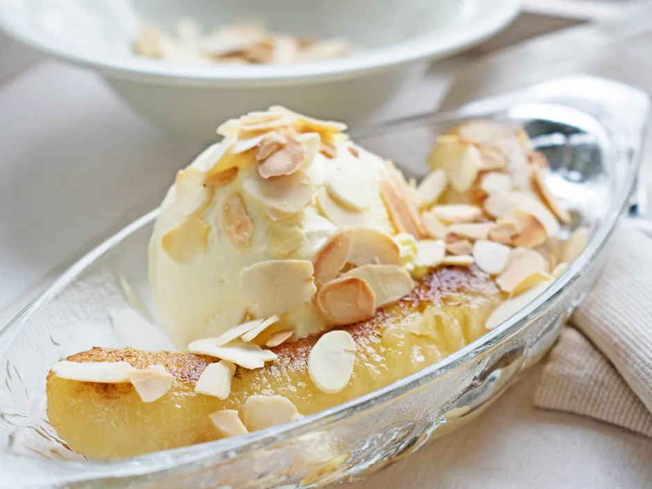 Bananengratin mit Vanilleeis