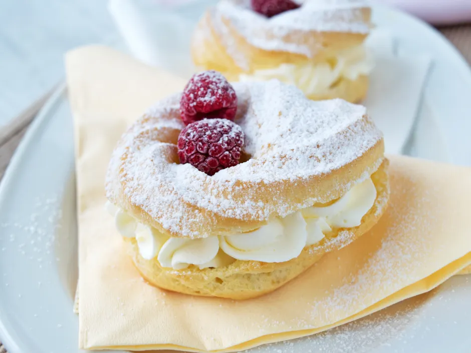 Brandteigringe mit Puddingcreme