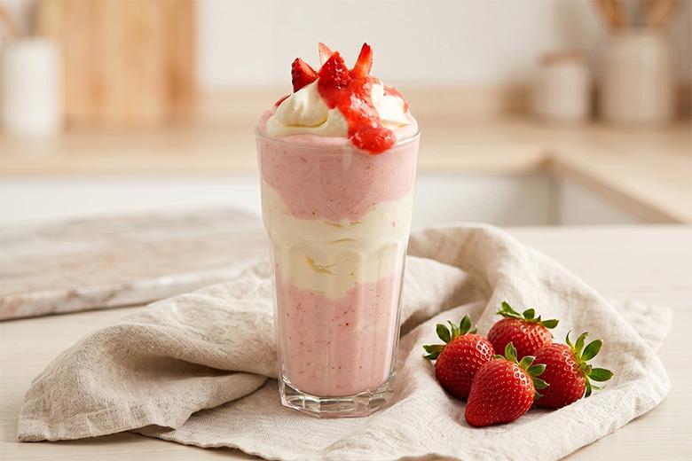 Joghurtcreme mit Erdbeeren