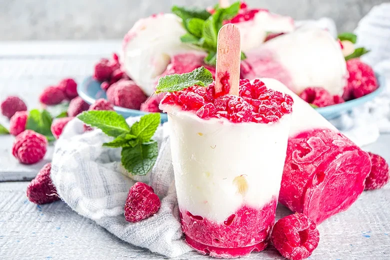Himbeer-Joghurt-Eis am Stiel