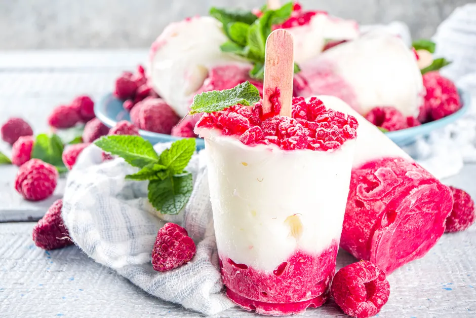 Himbeer-Joghurt-Eis am Stiel
