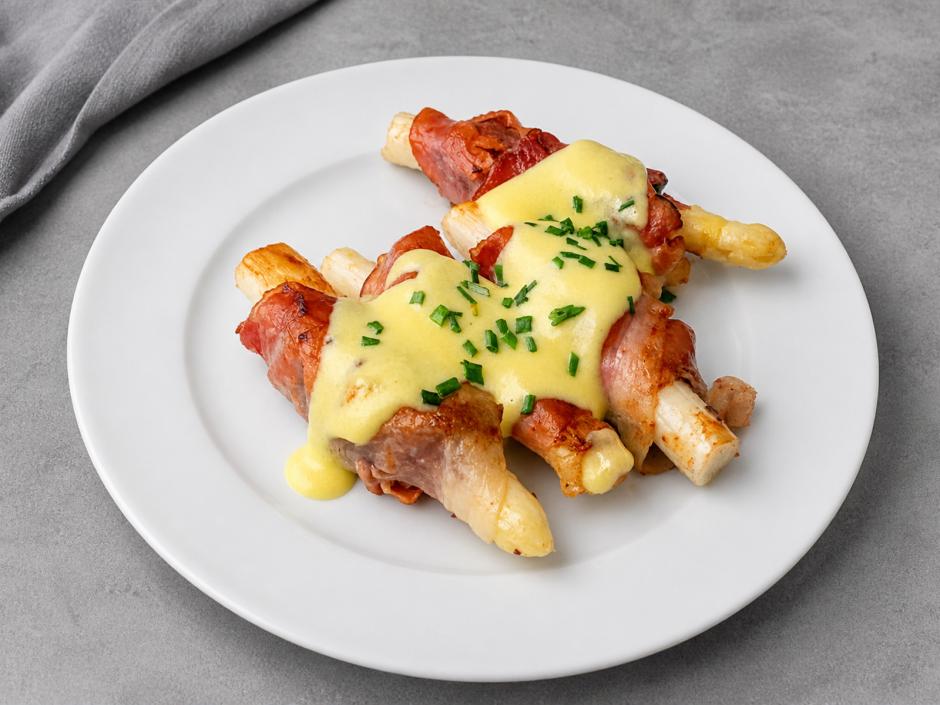 Spargel-Rindsroulade an Sauce Hollandaise