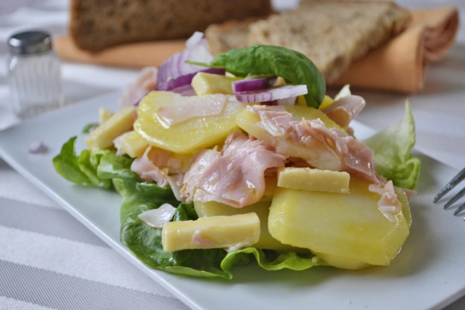 K&auml;sesalat